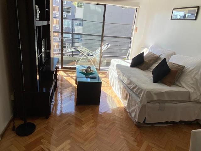 Alquiler por dia Palermo Juncal y Oro a pasos de la rural y embajadas 1 2 3 4 5 personas cocheras balcon wifi Se solicita SEÑA y número de contacto - Apartamento de 1 dormitorio - 71
