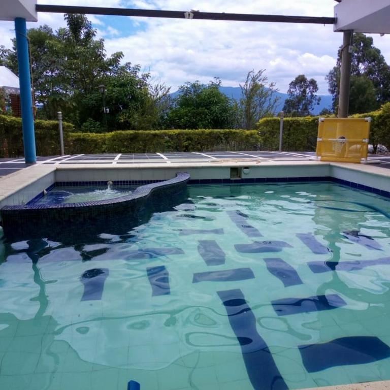 Villa campestre en conjunto residencial - Villa de 3 dormitorios - 35