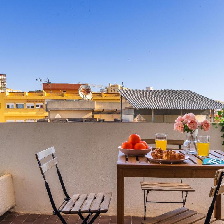 Terraza luminosa, céntrico, a 10 min de la playa - Apartamento de 1 Dormitorio con balcón y vistas a la ciudad - 8