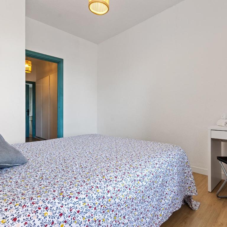 Terraza luminosa, céntrico, a 10 min de la playa - Apartamento de 1 Dormitorio con balcón y vistas a la ciudad - 10