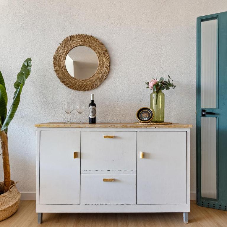 Terraza luminosa, céntrico, a 10 min de la playa - Apartamento de 1 Dormitorio con balcón y vistas a la ciudad - 11