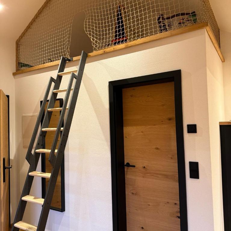DAS BISCHOF - 5 exklusive Ferienwohnungen und 1 Doppelzimmer - 4x mit privater Zirben Sauna - Semmelservice & Hindelang PLUS - Studio mit Bergblick - 3
