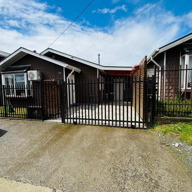 Acogedora casa en Puerto Varas - Three-Bedroom House - 29