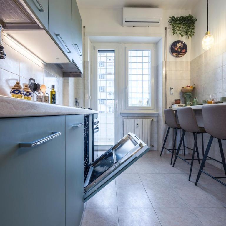 Suite Don Bosco METRO A Giulio Agricola - Appartamento con 2 Camere da Letto - 25