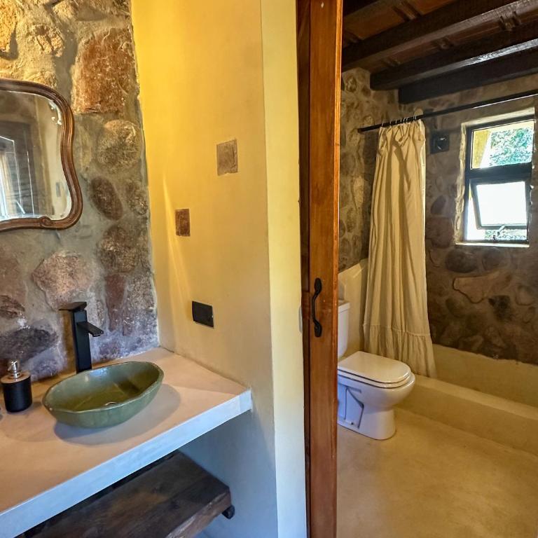 Casa de piedra con jardin y pileta - privada - Casa con 1 dormitorio - 9