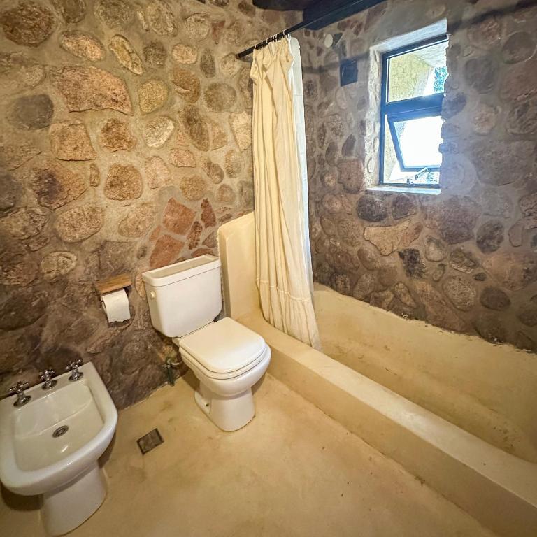 Casa de piedra con jardin y pileta - privada - Casa con 1 dormitorio - 10