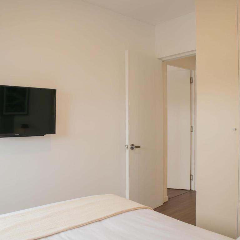 Signature Balcony 2BR in Miraflores - Apartment - 17