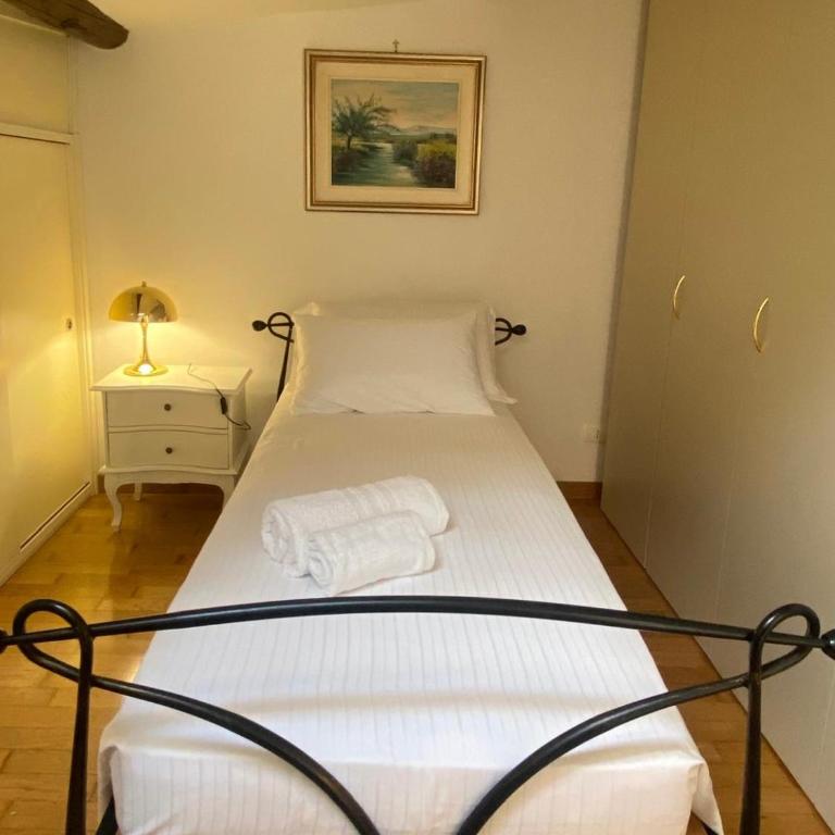 Love Skyline Arena - Two-Bedroom Apartment - 11