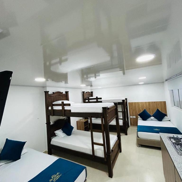 Hotel Las Americas Confort - Family Room - 1