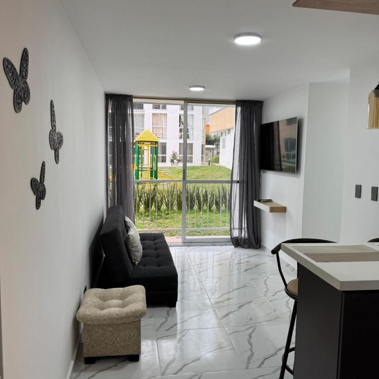 Hermoso apartamento al norte de Armenia con parqueadero - Three-Bedroom Apartment - 6