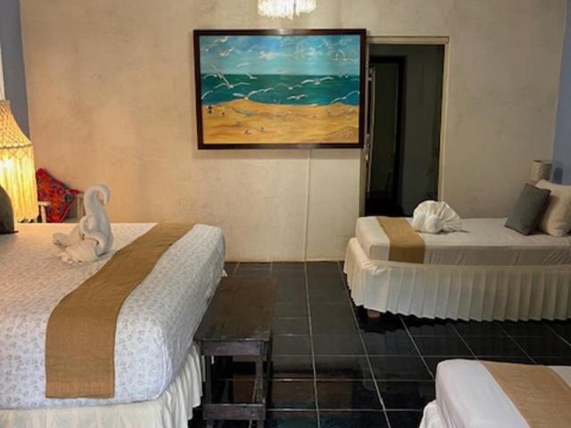 Casa Aluxes Hotel - Habitación Triple con bañera - 15