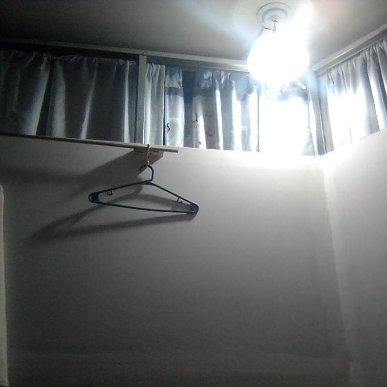 Mistela Altos Boutique Guesthouse - Sala de Juegos- Pileta - Parrilla -Zona Residencial a pasos de Ciudad - Viajes al Aeropuerto- - Habitación Doble Pequeña - 1 o 2 camas - 9