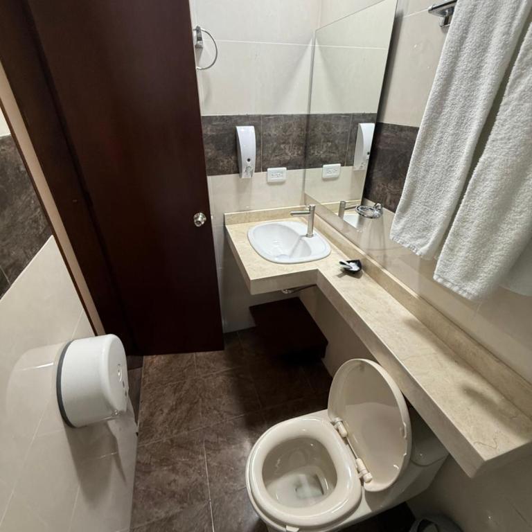 Hotel Fratello - Habitación Doble con baño privado - 5