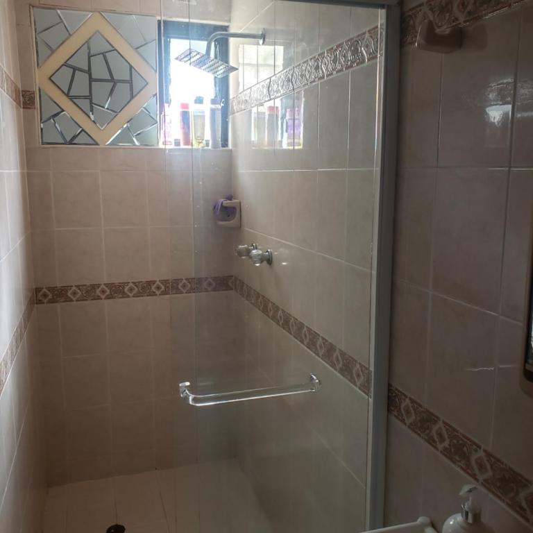 Casa hotel la 33 - Habitación Compartida Mixta de 6 camas - 2