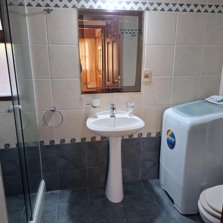 Casa en Piriápolis para ocho personas grande y luminosa - Villa - 13