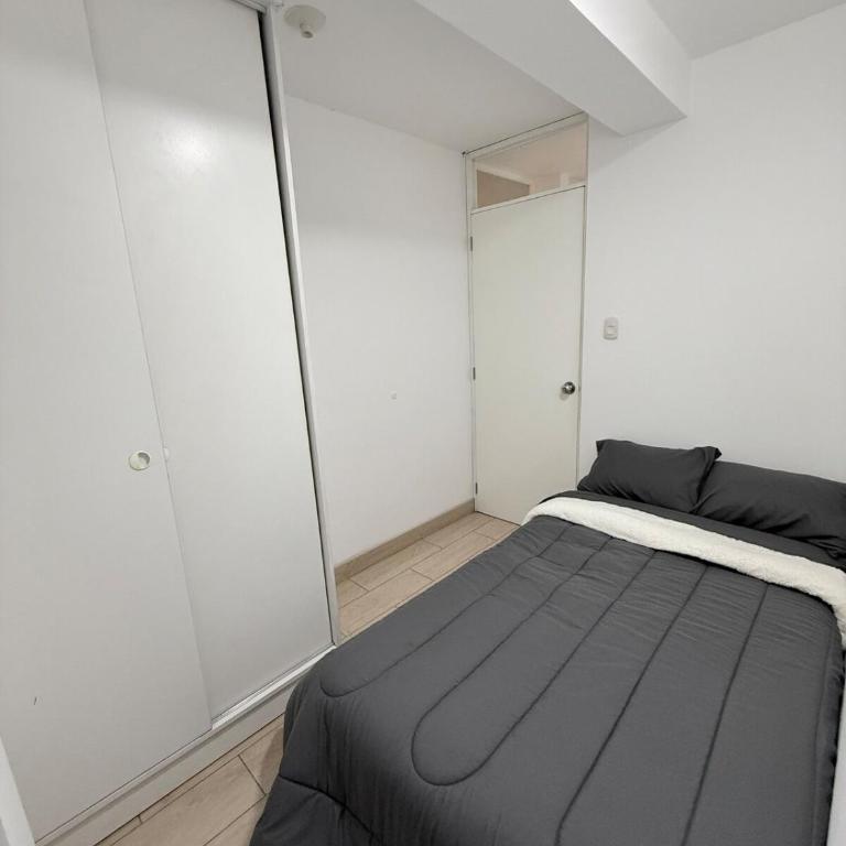 Apartamento moderno a 5 minutos de Plaza Norte - Three-Bedroom Apartment - 23