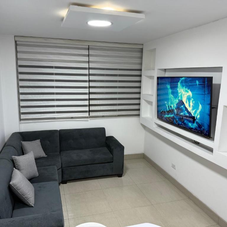Apartamento moderno a 5 minutos de Plaza Norte - Three-Bedroom Apartment - 14