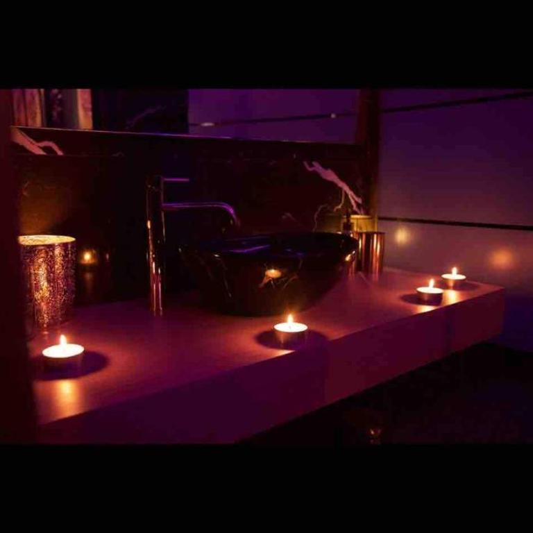 La Gold Room jacuzzi et sauna - Suite - 8