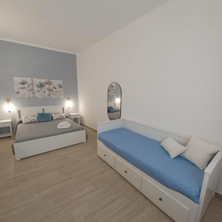 Locazione Turistica Sole Mare - Camera Familiare con Balcone - 11