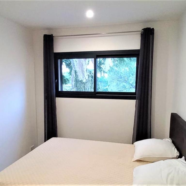 Luxueux appartement dans propriété contemporaine, jardin privatif, piscine - Apartment mit 2 Schlafzimmern - 12