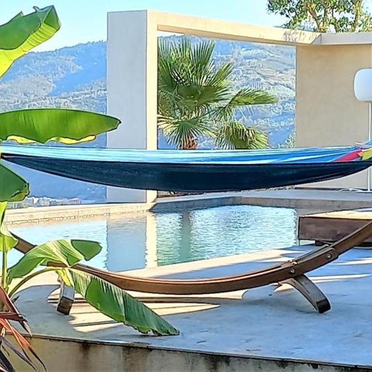 Luxueux appartement dans propriété contemporaine, jardin privatif, piscine - Apartment mit 2 Schlafzimmern - 1