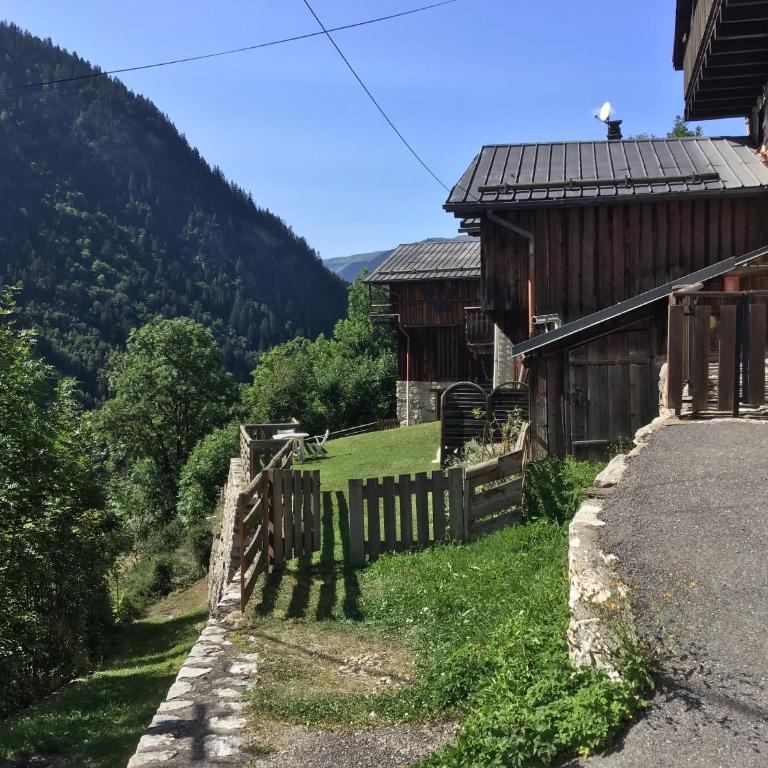 Mountain house with two barns and a garden - Maison 2 Chambres - 40