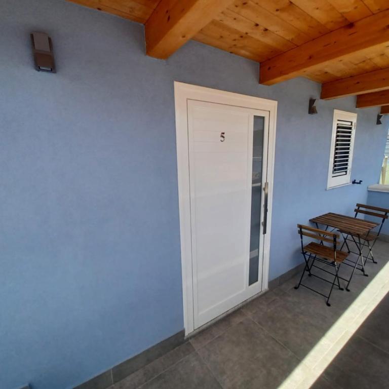Locazione Turistica Sole Mare - Camera Matrimoniale Deluxe con Balcone e Vista Mare - 6