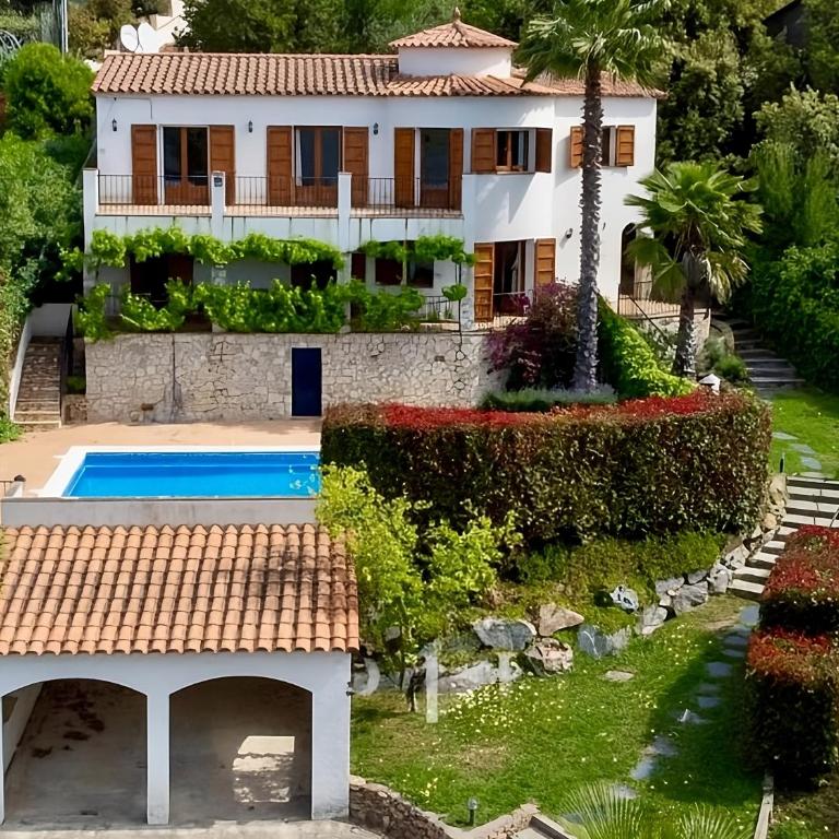 Beautiful Spacious Villa with Mountain View and Private Pool - Villa con piscina privada - 1