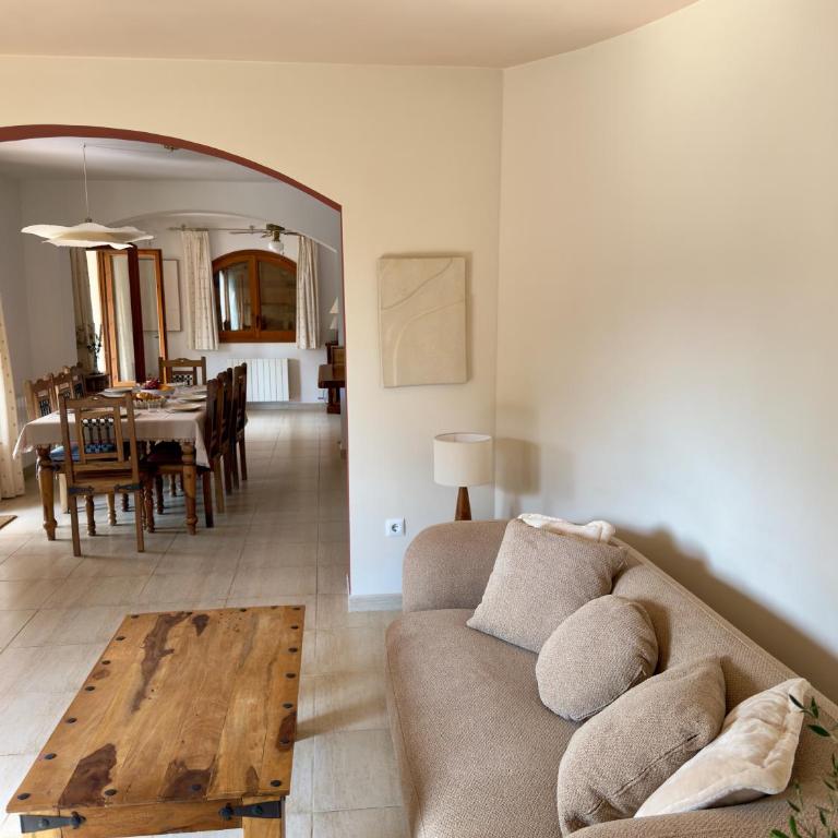 Beautiful Spacious Villa with Mountain View and Private Pool - Villa con piscina privada - 29
