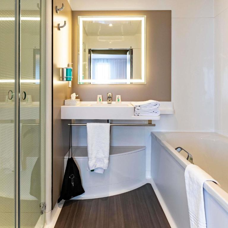 Novotel Suites Reims Centre - Suite Lit Queen-Size avec Canapé-Lit - 4