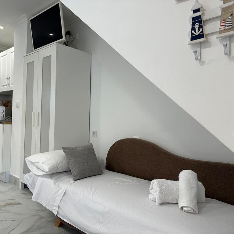 Modern and cozy loft Double terrace and beach - One-Bedroom Apartment - 11