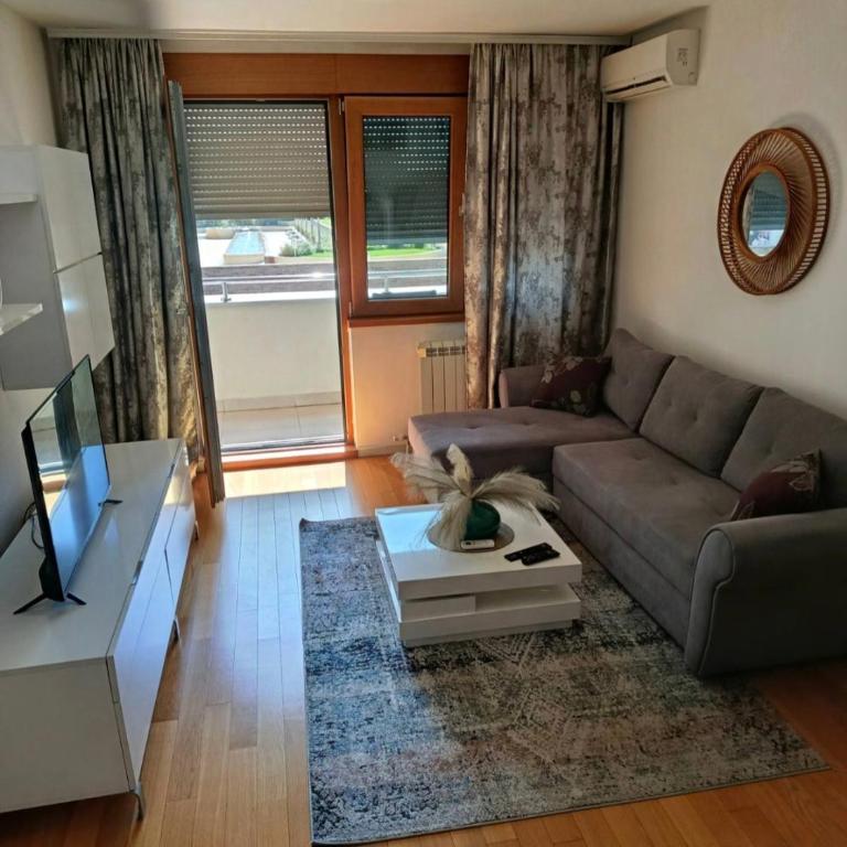 Stylish New Belgrade apt parking 5e per day - Apartman sa 1 Spavaćom Sobom - 1