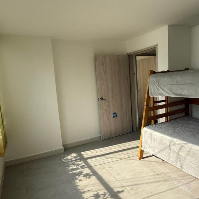 Apto 90mts- Estadio El Campin Movistar Arena -Galerías-Private Parking- 6 personas - Two-Bedroom Apartment - 27