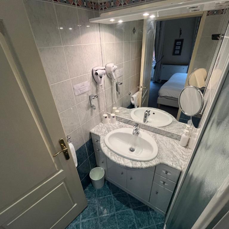 Hôtel Riquet - Chambre Confort - 3