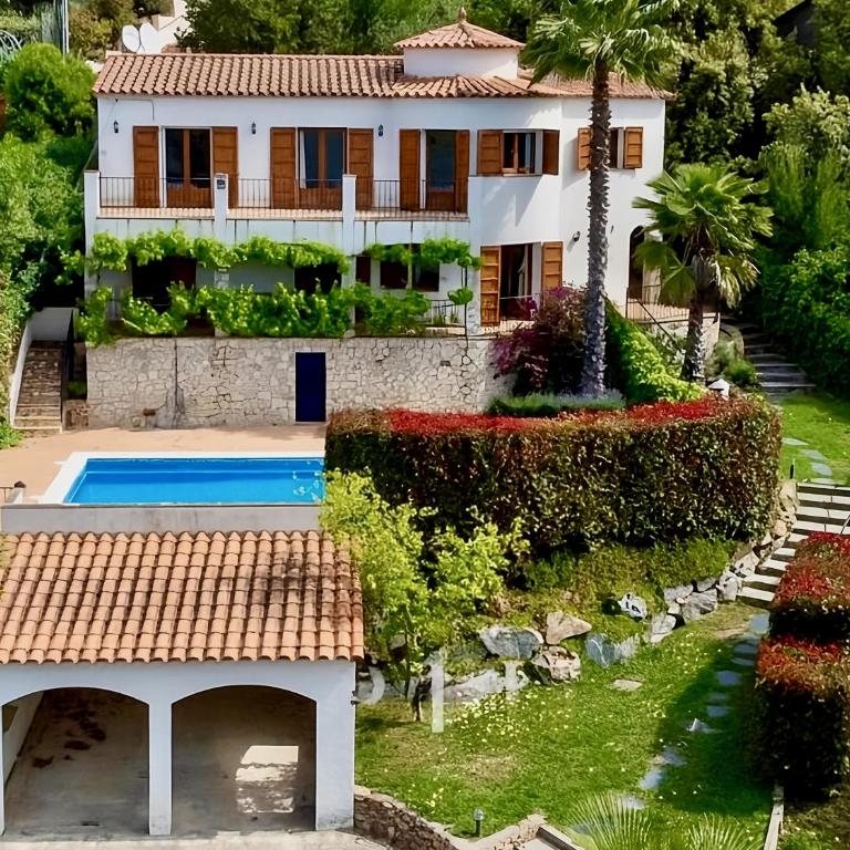 Beautiful Spacious Villa with Mountain View and Private Pool - Villa con piscina privada - 2