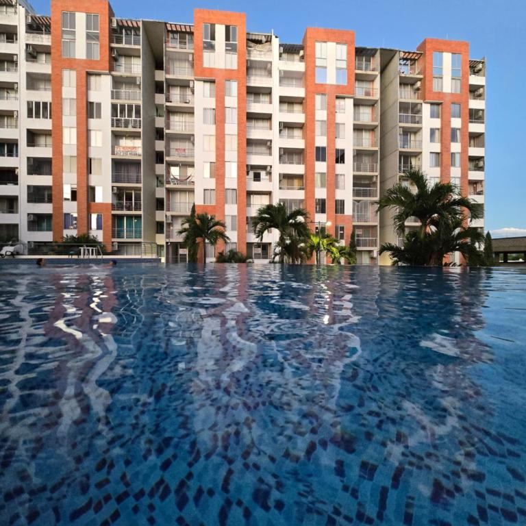 Espectacular Apto de 3 Habitaciones con piscina y parqueadero gratuito excelente relacion calidad precio - Apartamento de 3 dormitorios - 8