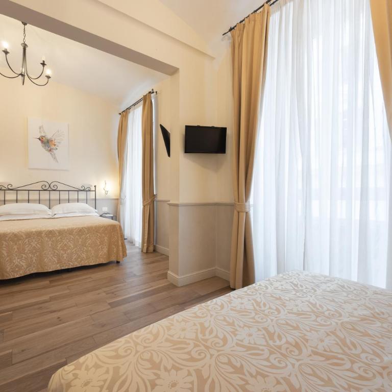 Hotel Flavia - Camera Familiare con Bagno Privato - 9