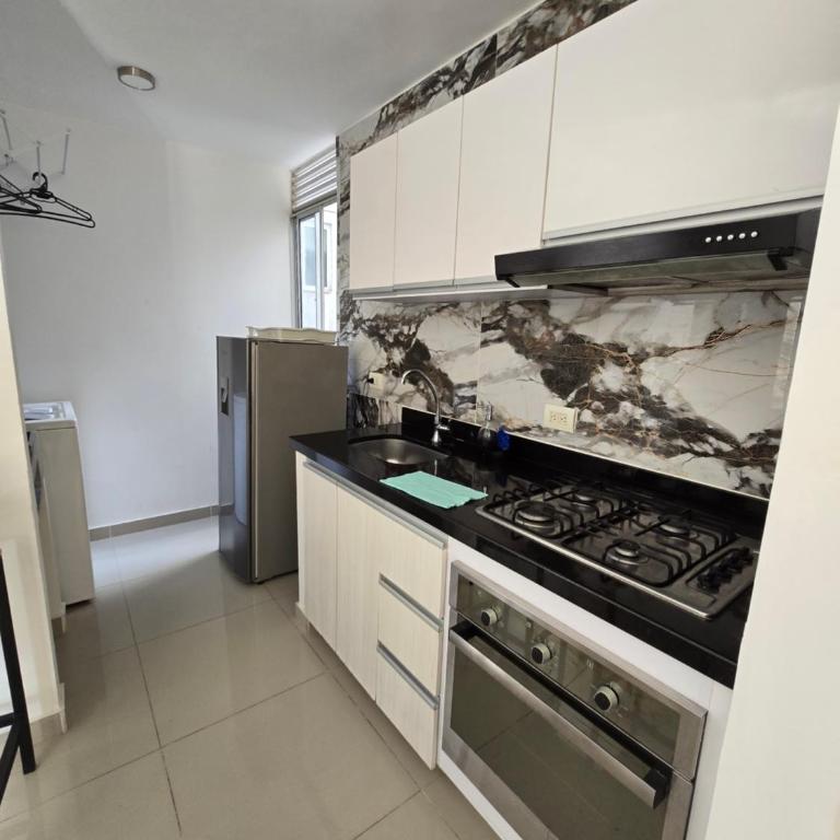 Espectacular Apto de 3 Habitaciones con piscina y parqueadero gratuito excelente relacion calidad precio - Apartamento de 3 dormitorios - 19