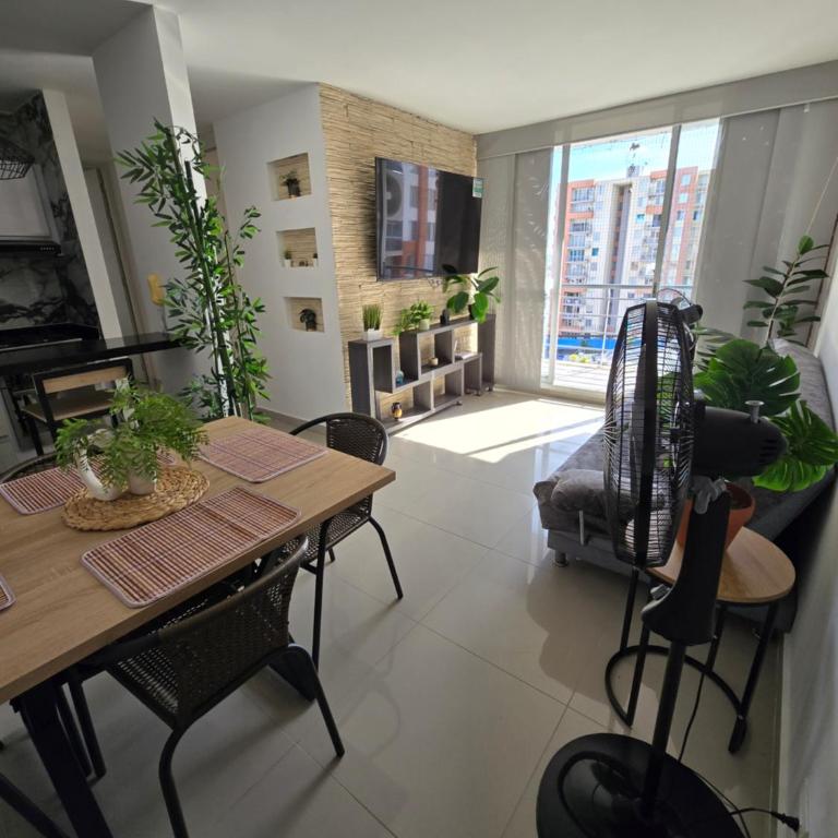 Espectacular Apto de 3 Habitaciones con piscina y parqueadero gratuito excelente relacion calidad precio - Apartamento de 3 dormitorios - 24