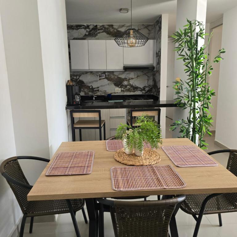 Espectacular Apto de 3 Habitaciones con piscina y parqueadero gratuito excelente relacion calidad precio - Apartamento de 3 dormitorios - 21
