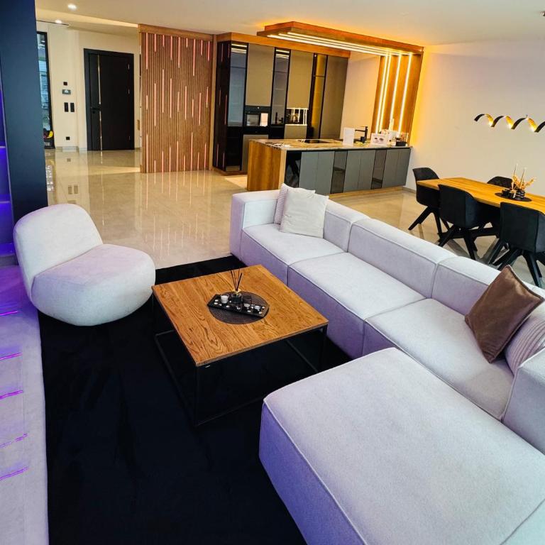 Design-Villa mit beheiztem Pool & stimmungsvoller Beleuchtung - Villa mit 2 Schlafzimmern - 4