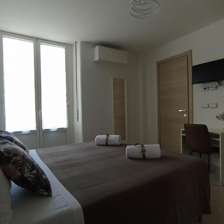 Verga 29 House - Double Room with Private Bathroom - 9