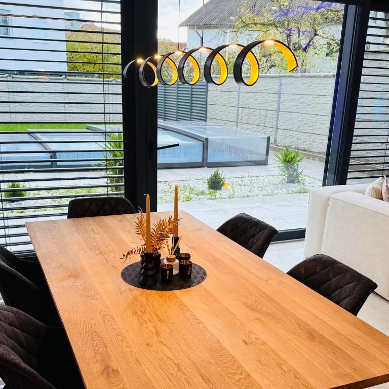 Design-Villa mit beheiztem Pool & stimmungsvoller Beleuchtung - Villa mit 2 Schlafzimmern - 3