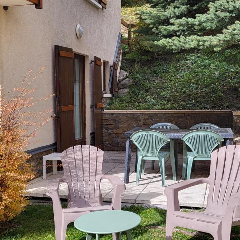 Mountain Lodge in Alps-chez Philippe, Panoramic-Village, Renting, view over Glaciers - Chalet GRAND AIGLE n°8 Two bedroom and mezzanine with private terrace and glacier view - 20