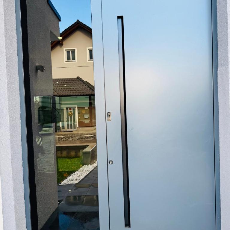 Design-Villa mit beheiztem Pool & stimmungsvoller Beleuchtung - Villa mit 2 Schlafzimmern - 9