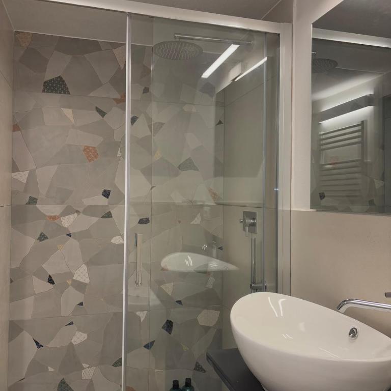 Sea Breeze - Two-Bedroom Apartment - 17