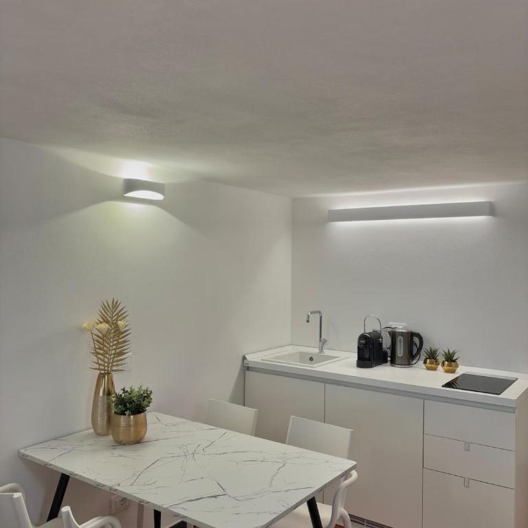 Sea Breeze - Two-Bedroom Apartment - 21