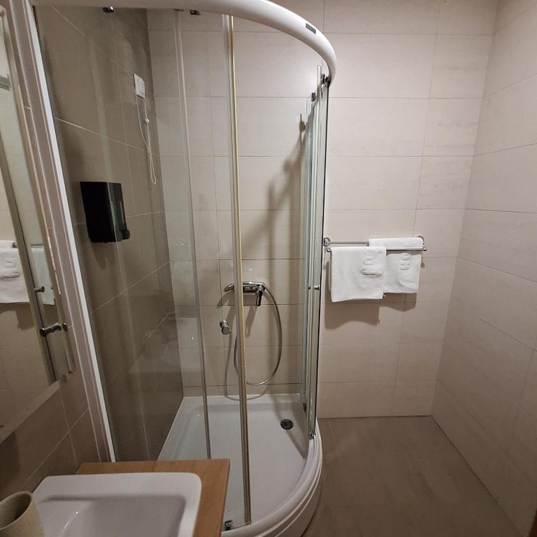 Aparthotel Vucko, depandans, U452 sa pogledom na stazu - private host - Apartment with Balcony - 19