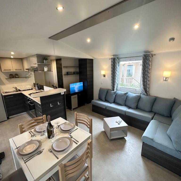 Mobil-home camping 4 étoiles à Valras-Plage Clim Piscine Proche Mer 6 à 8 pers - Mobile Home - 2