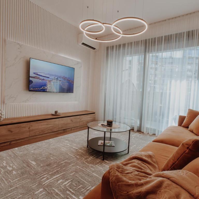 BLuxe Residence - One-Bedroom Apartment - 12